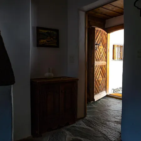 Haus 3 - 5 Haus Mit Garten In Ruhiger Wohngegend Laax