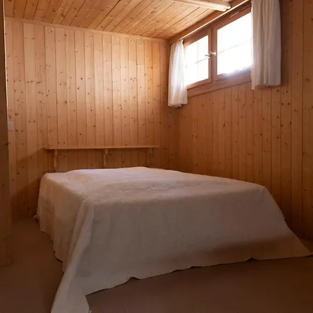 Haus 3 - 5 Haus Mit Garten In Ruhiger Wohngegend Laax