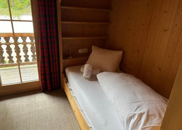 Haus 3 - 5 Haus Mit Garten In Ruhiger Wohngegend Laax