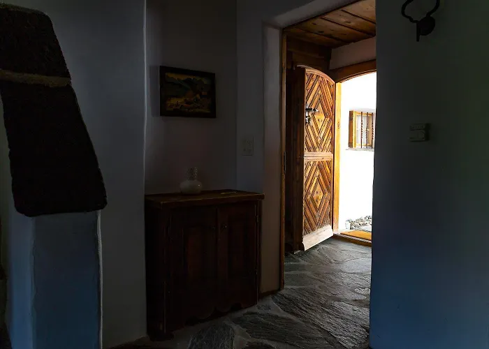 Haus 3 - 5 Haus Mit Garten In Ruhiger Wohngegend Laax