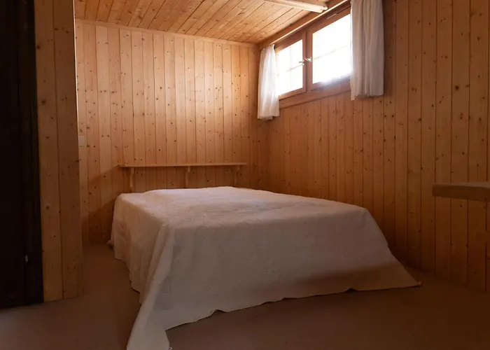 Haus 3 - 5 Haus Mit Garten In Ruhiger Wohngegend Laax