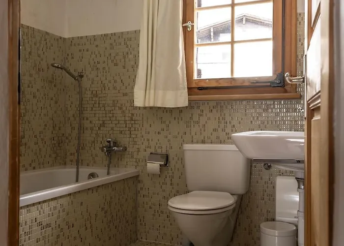 Appartamento Haus 3 - 5 Haus Mit Garten In Ruhiger Wohngegend Laax